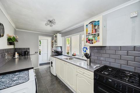 2 bedroom terraced house for sale, St Stephens Road, Portsmouth