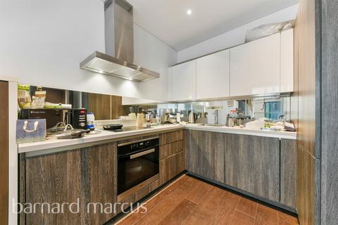 1 bedroom flat for sale, Plaza Gardens, London