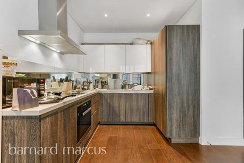 1 bedroom flat for sale, Plaza Gardens, London