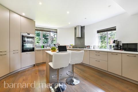 undefined, Heath Rise, London