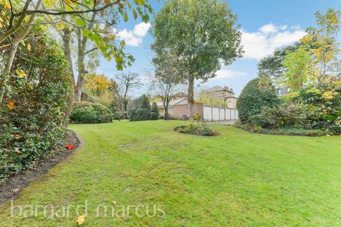 undefined, Upper Richmond Road, Putney