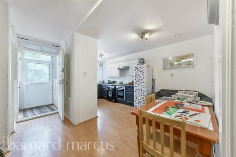 4 bedroom terraced house for sale, Swanwick Close, London