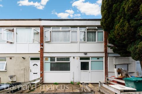 4 bedroom terraced house for sale, Swanwick Close, London