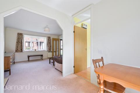 2 bedroom semi-detached bungalow for sale, Chestnut Close, Redhill