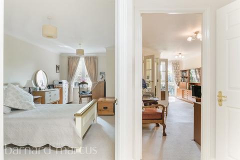 1 bedroom ground floor flat for sale, London Road, Redhill