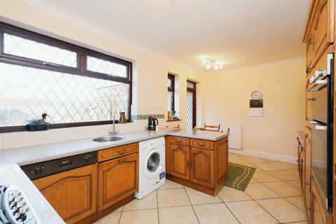 3 bedroom detached bungalow for sale, North Moor Drive, Walkeringham, Doncaster