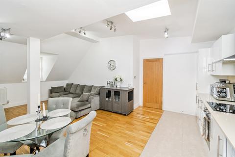 2 bedroom flat for sale, Abbey Walk, Romsey