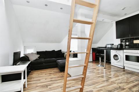 1 bedroom flat for sale, Newport Road, Roath, Cardiff