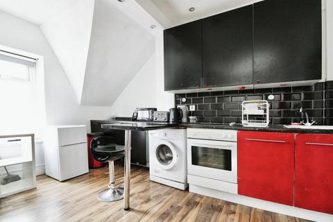 1 bedroom flat for sale, Newport Road, Roath, Cardiff