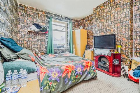 3 bedroom terraced house for sale, Lead Street, Adamsdown, Cardiff