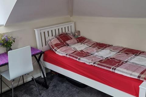 1 bedroom in a house share to rent, 2 Stuart Road, High Wycombe HP13