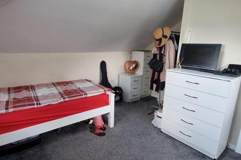 1 bedroom in a house share to rent, 2 Stuart Road, High Wycombe HP13