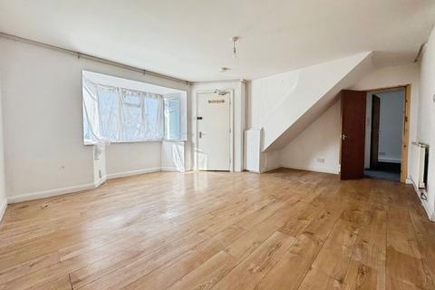 3 bedroom property to rent, Sheppard Close, Enfield, EN1