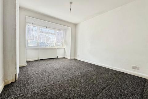 3 bedroom property to rent, Sheppard Close, Enfield, EN1
