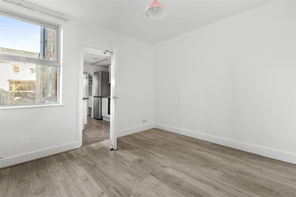 64 West End Rd, HP11 2 QF-2.jpg