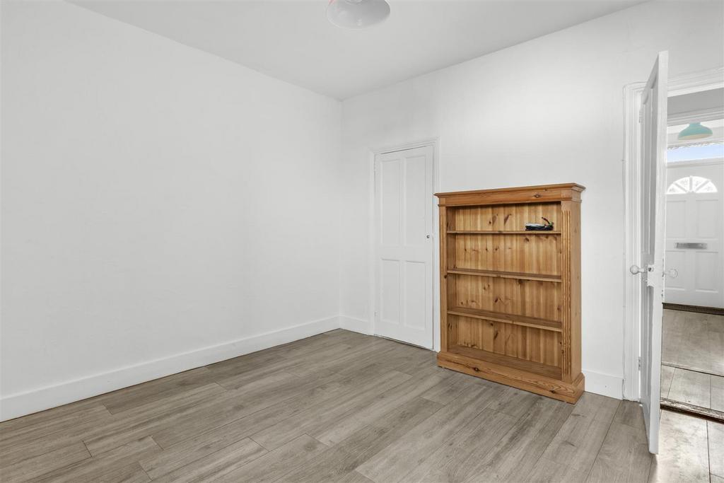 64 West End Rd, HP11 2 QF-3.jpg