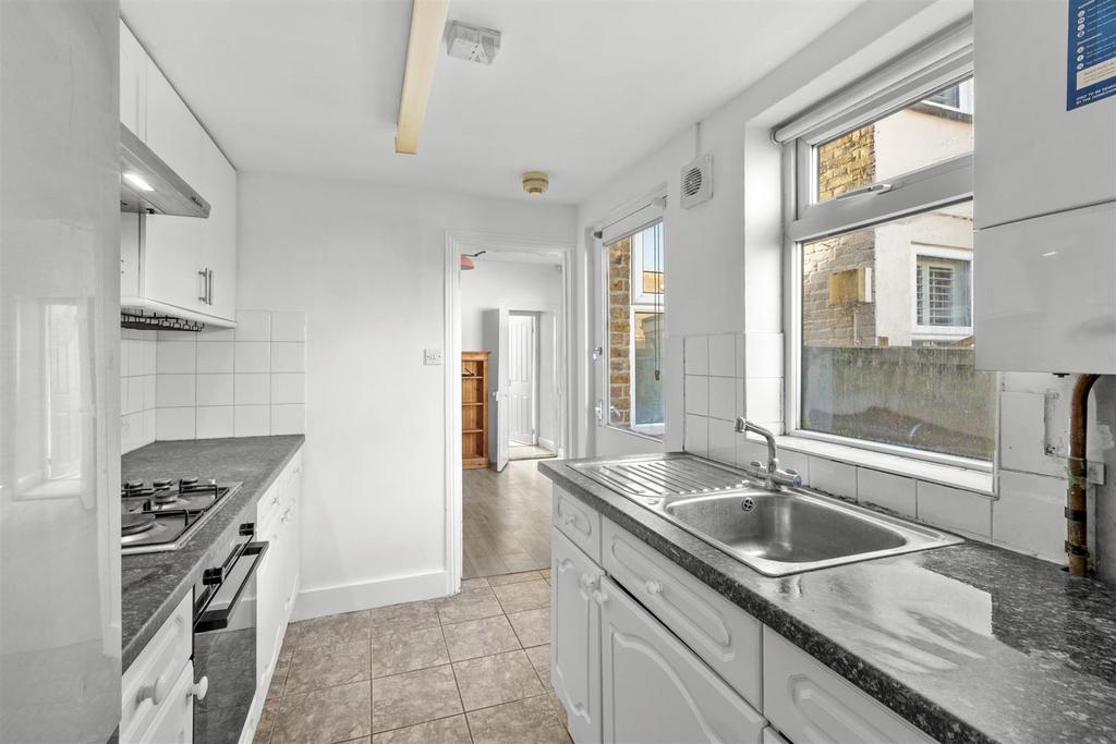 64 West End Rd, HP11 2 QF-5.jpg