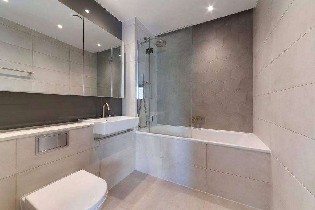 Ensuite Bathroom / W.C.