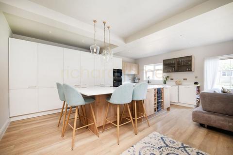 4 bedroom semi-detached house for sale, Fernside Avenue, Mill Hill, NW7