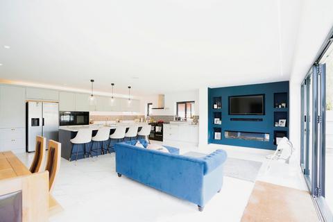 4 bedroom detached house for sale, High Street, Meldreth, Royston