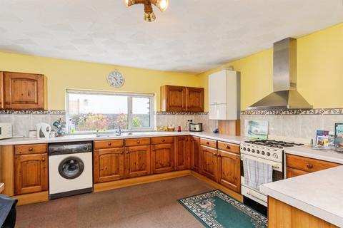undefined, Aysshton Gardens, Callington