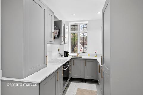 3 bedroom end of terrace house for sale, Kingswood Way, South Croydon