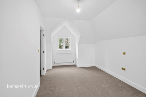 3 bedroom end of terrace house for sale, Kingswood Way, South Croydon