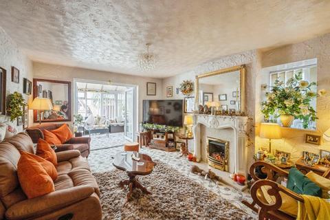 2 bedroom detached bungalow for sale, Heron Close, Scunthorpe