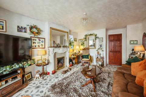 2 bedroom detached bungalow for sale, Heron Close, Scunthorpe