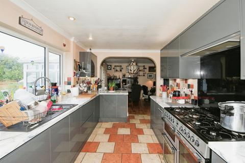 2 bedroom detached bungalow for sale, Barrier Bank, Cowbit, Spalding