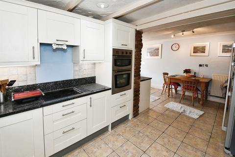 4 bedroom detached house for sale, Holbeach Road, Spalding