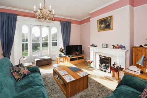 4 bedroom detached house for sale, Holbeach Road, Spalding