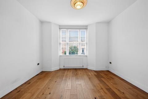 1 bedroom ground floor flat for sale, Merton Road, London