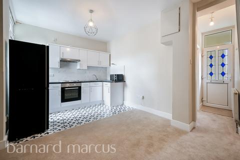 2 bedroom maisonette for sale, Replingham Road, London
