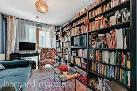 1 bedroom flat for sale, Hardwicks Square, London