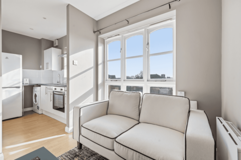 Studio for sale, Wheat Sheaf Close, London, E14