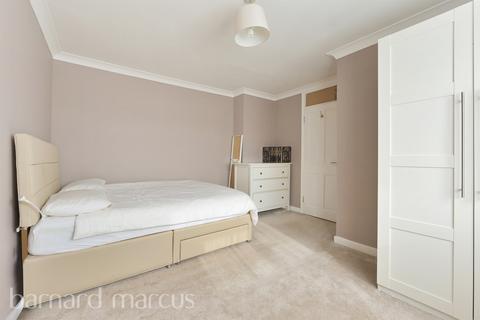 3 bedroom flat for sale, Gressenhall Road, London