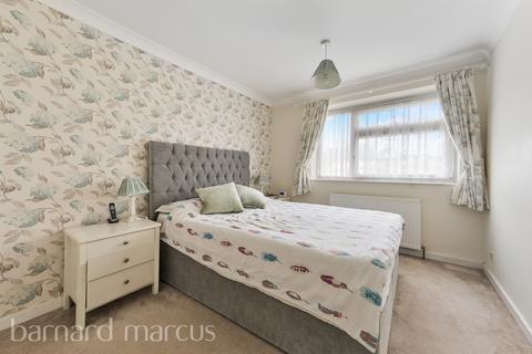 3 bedroom flat for sale, Gressenhall Road, London