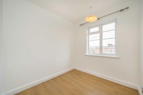 2 bedroom flat for sale, Sheen Court, Richmond TW10