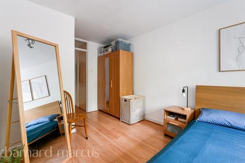 1 bedroom flat for sale, Lambert Avenue, RICHMOND