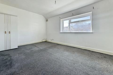 2 bedroom property to rent, Sheppard Close, Enfield, EN1
