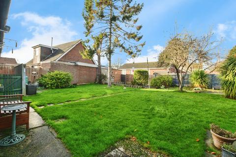 3 bedroom detached house for sale, Lansdowne Road, Skegness