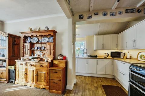 3 bedroom detached house for sale, Lansdowne Road, Skegness