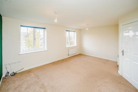 4 bedroom end of terrace house to rent, Britannia Crescent, West Yorkshire HD2