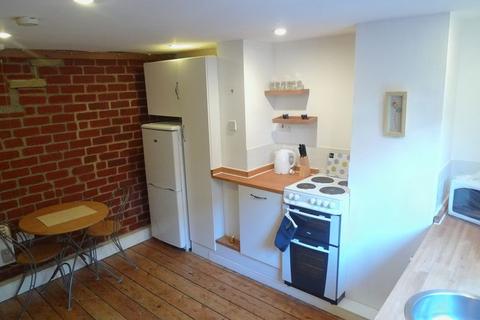 1 bedroom flat to rent - Talbot Mount,Burley