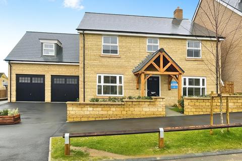 5 bedroom detached house for sale, Orchard Close, Ketton, Stamford