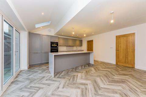 5 bedroom detached house for sale, Orchard Close, Ketton, Stamford