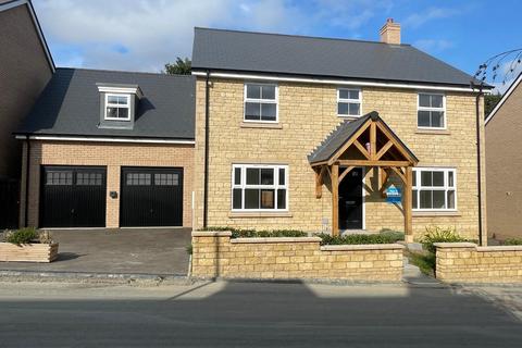 5 bedroom detached house for sale, Orchard Close, Ketton, Stamford
