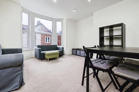 1 bedroom flat for sale, Shaftesbury Road, Southsea