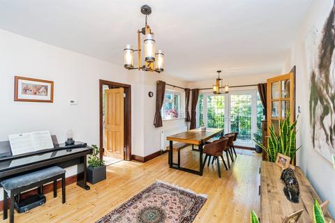 undefined, Bassett Dale, Southampton